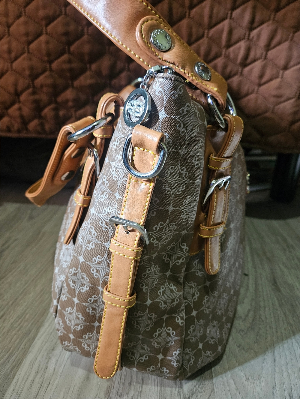 💥Sale💥Neutral Tan Patterned XD Shoulder Bag with Leather Trim - Picture 5 of 13